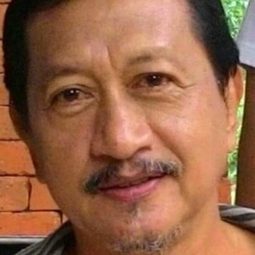 漢斯·古納望 飾演 Ustadz Wahid