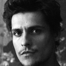 Carloto Cotta 飾演 Norberto Lopes