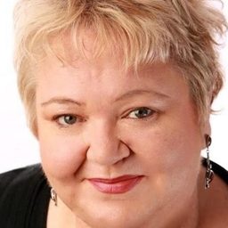 Sally-Anne Upton 飾演 Wendy