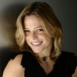 Ariadne Shaffer 飾演 Rachel