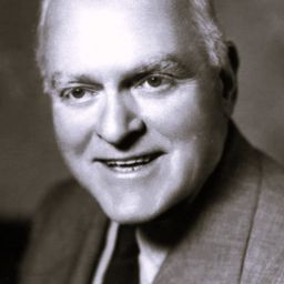 Grant Mitchell 飾演 Howard Smith