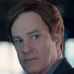 巴克利·霍普 飾演 Terence Wintergarden