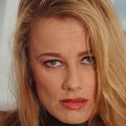 Federica Tommasi 飾演 Erika