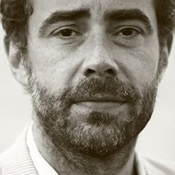 Bruno Paviot 飾演 Self - Narrator (voice)