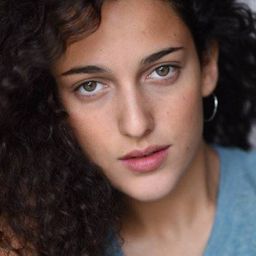 Francesca Alice Antonini 飾演 Miranda