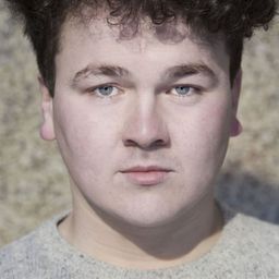 Thommas Kane Byrne 飾演 Bulger