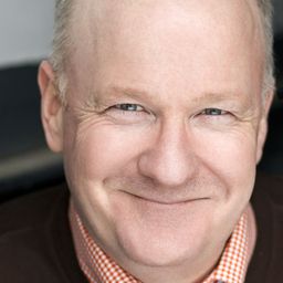 Wally Dunn - 貝克斯演員 飾演Gene