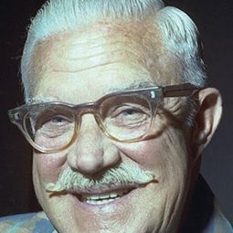 James MacDonald - 時鐘清潔員演員 飾演Spring (voice) (uncredited)