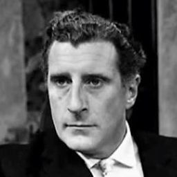 奈吉·格林 飾演 Colour Sgt. Frank Bourne