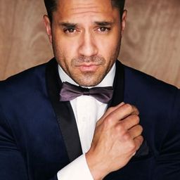 Rob Kipa-Williams 飾演 Clint Rickards