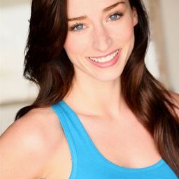 Najarra Townsend 飾演 Zelda Nigel/Wolf Mother