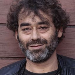 Enrique Escudero 飾演 Marcel