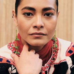 梅貝爾·卡德納 飾演 Lupe