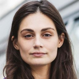 Zara Dwinger - 喂！o靚妹！導演