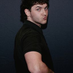 Mason Hubbard - Sweet Tooth演員 飾演The Big Bully