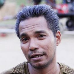 Norman R Akyuwen 飾演 Boxing Manager