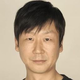 平塚 真介 飾演 