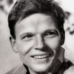 Christian Doermer - Die Braut演員 飾演Arzt