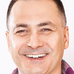 Stoyo Mirkov 飾演 Georgi