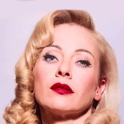 伊奈絲·艾斯特維茲 - 被告演員 飾演Betina