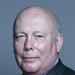 Julian Fellowes 飾演 Self