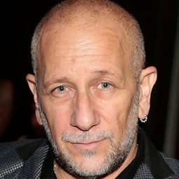 Mariano Argento 飾演 Romano