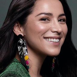 蘿瑞多·阿拉維納 飾演 Miranda