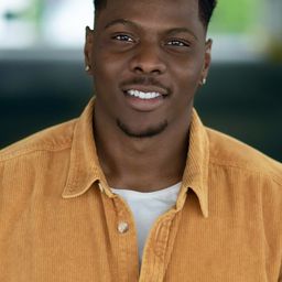 米契爾·愛德華茲 飾演 Stephon