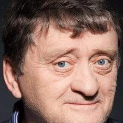 帕斯卡·史考特 - 阿呆少年犯演員 飾演Old Farmer