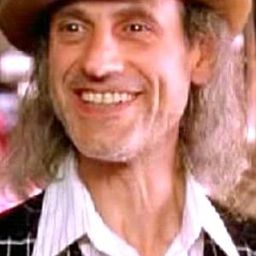 多米尼克·庫佐克雷亞 飾演 Ron