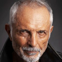 羅勃·米亞諾 - She's Too Tall演員 飾演Omar