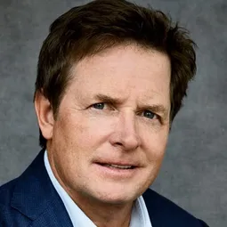 米高·J·霍士 - 回到未來演員 飾演Marty McFly