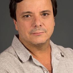 塞爾莫·費南德斯 飾演 Delegado