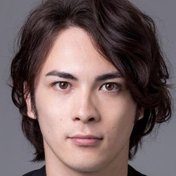 冨森ジャスティン 飾演 Shun Daimonji