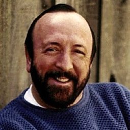 Terence McGovern - 肥媽先生演員 飾演ADR Director Lou