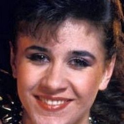 Isabelle Duchesnay 飾演 Self - Performer
