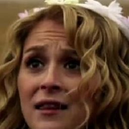 Valerie C. Walker 飾演 Kelly