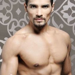 朗尼·拉菲爾 飾演 Romy Rafael