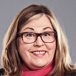 Liza Tarbuck 飾演 Camille (voice)