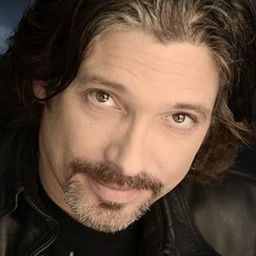 Paquito 'Paco' Hernaci - 幸運之約演員 飾演Uncle Joao