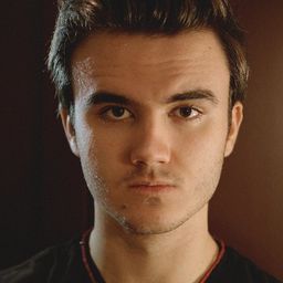 Jack Fessenden 飾演 Young Miles