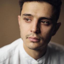 Pedro Leandro 飾演 Deputy Walters