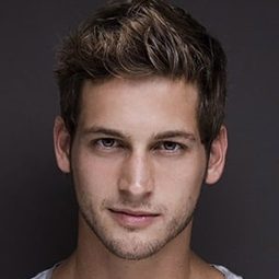 Max Emerson - 我思念你演員 飾演Kolby
