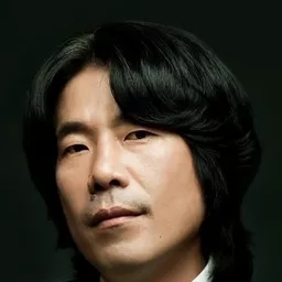 吳達洙 飾演 Hwang