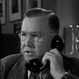 Harry Hayden 飾演 Prisoner