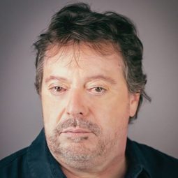 António Melo 飾演 a client