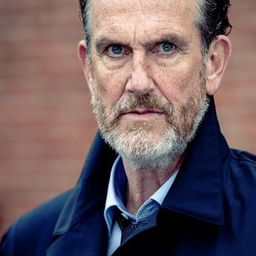 Kai Maertens 飾演 Kurt Böck