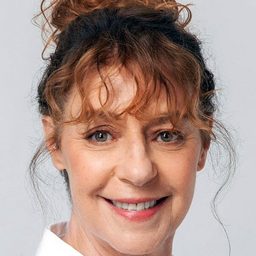 Claudia di Girólamo 飾演 Marta Puelma