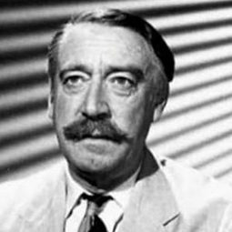 Michael Trubshawe - The Lavender Hill Mob演員 飾演British Ambassador