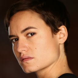 Lio Mehiel 飾演 Feña